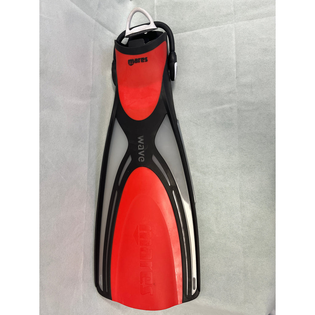 AS NEW Mares Wave Fins Red-Sale- by Divemaster Scuba Nottingham-Divemaster Scuba Nottingham